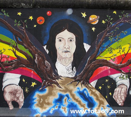 梦见自己在雨中抱着鸡蛋飞驰结,解梦梦见自己在雨中抱着鸡蛋飞驰结 梦见自己在雨中抱着鸡蛋飞驰结,解梦梦见自己在雨中抱着鸡蛋飞驰结